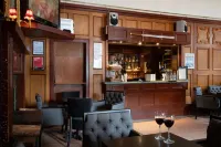 The Caledonian Claymore Hotel - bar