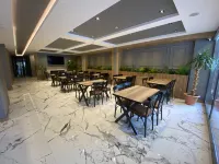 波耶拉茲酒店 - 早餐