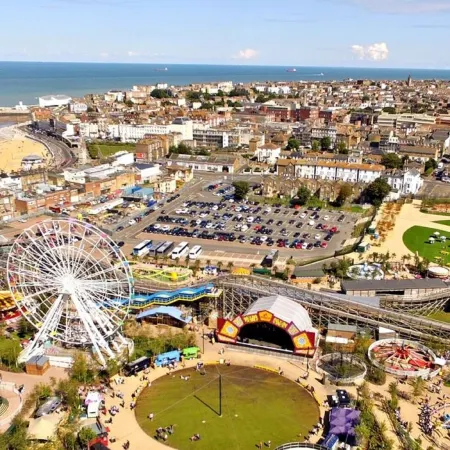 Seaside Haven Coastal Comfort 200m from the Beach