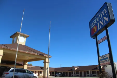 Cotulla Executive Inn