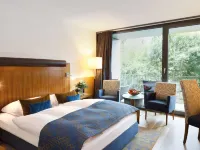Favorite Parkhotel Hotels near Laubenheim