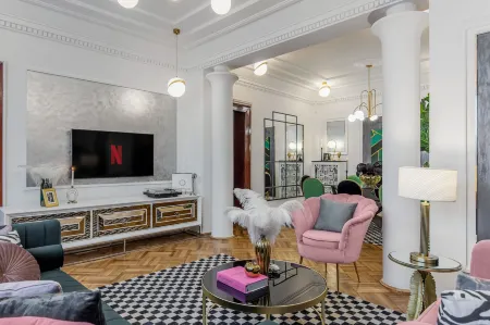 The Great Gatsby Отели рядом с достопримечательностью «Триумфальная арка»