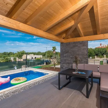 Villa in Novigrad with Private Pool and Beach