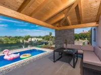 Villa in Novigrad with Private Pool and Beach - Beach