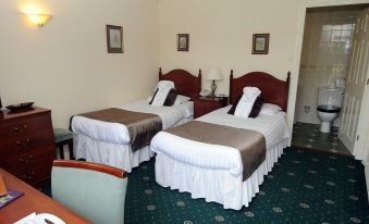 Rusland Pool Hotel
