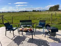 Magilligan - Cottage - Sleeps 6 - Parking - Garden Hotels in Limavady