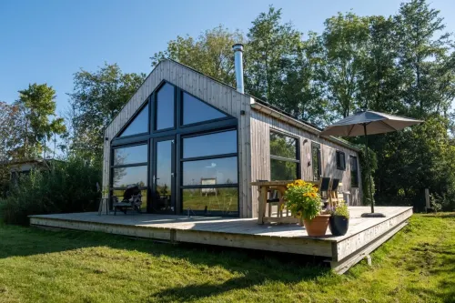 Waterlodge Reidhintsje Hotels in Terherne