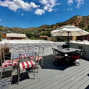 Bisbee Brownstone Suites