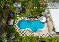 Victoria Park Oasis with Heated Pool and More - Private Pools