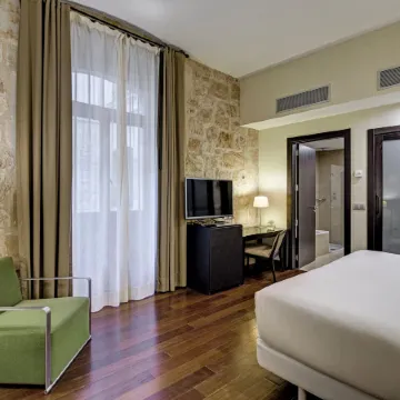 Sercotel Puerta de la Catedral Отели рядом с достопримечательностью «Сан-Эстебан»