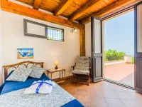 Villa with Pool and Panoramic Surroundings - プール
