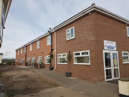 The Cliff Top Inn Отели в г. Бактон