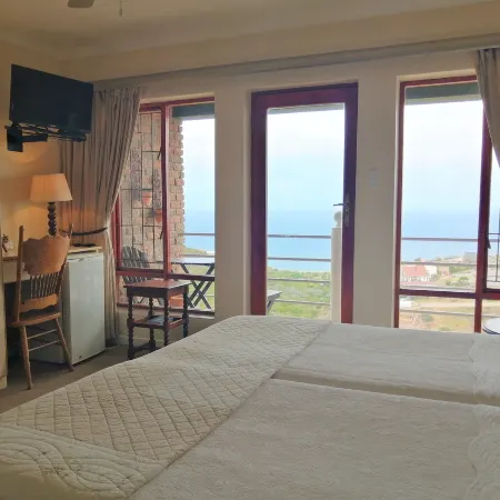 Amzee Bokmakierie Guest House