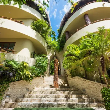 Maya Villa Condo Hotel and Beachclub