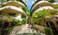 Maya Villa Condo Hotel and Beachclub