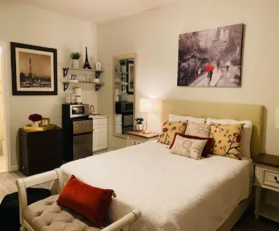 Paris Suite @Carolina Beach, Walk to Carolina Beach State Park 카롤리나 비치 주립공원 주변 호텔