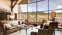 Slopeside Access and High-End Amenities - Luxurious Mountain Haven