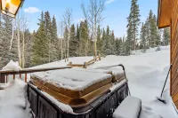 Private Hot Tub and Outdoor Dining Deck - Charming Mountain Retreat Hotels in Alma