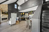 Stunning Lake Retreat - Indoor Pool, Hot Tub, Game Room Hotels in Jefferson County