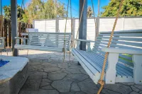 Private Kitchen and Outdoor Gathering Space - Charming Cozy Retreat