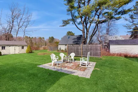 Quaint Bungalow Отели в г. Кеннебанк