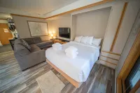 Ski Lift Access and Cozy Balcony - Stunning Mountain Retreat