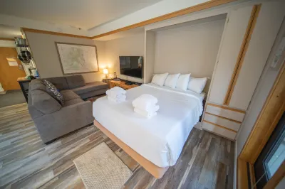 Ski Lift Access and Cozy Balcony - Stunning Mountain Retreat Hotels in Mountain House