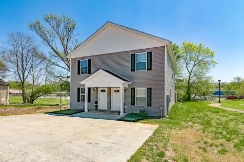 Full Kitchen and Fenced Backyard - Spacious Family Retreat Hotels in Clarksville