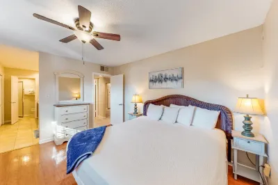 Dog-friendly Seascape Golf condo w/ pool & hot tub access - private golf cart Hotels in Miramar Beach