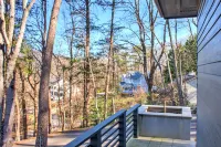 Modern Design and Gourmet Kitchen - Stunning Asheville Retreat Hotels in Royal Pines