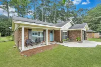 Pooler Charm: Cozy Retreat Minutes from Savannah Hotels near Publix Super Market At Blue Moon Crossing