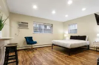 Central Elegance - Stylish Studio with Wifi, AC & Heating Hotel a 