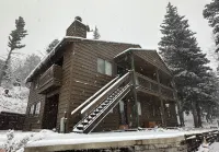 Mountain Views and Cozy Balcony - Charming Apartment Retreat