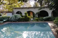 Breeze Guest House - Pools
