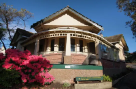 Manor on the Park Backpackers Hotels in 