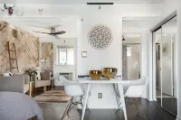 Freshly Renovated Artist Condo and Pool Minutes to Downtown Hotels in Berry Hill