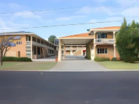 Grand Manor Motor Inn Hotels in Queanbeyan