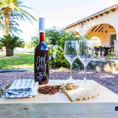 Private pool, garden, barbecue and beach nearby Dining/Meeting Rooms