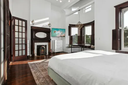 Charming Historic Haven - Chef's Kitchen and Cozy Fireplaces