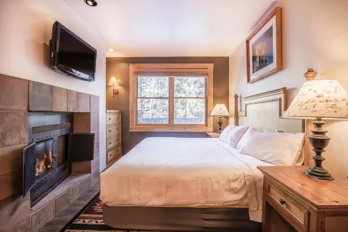 Ski in/Out with Hot Tub and Mountain Views - Charming Creekside Oasis Hotels in Mountain Village