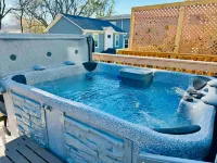 Hot Tub, Game Room and Rooftop Deck Retreat - Spectacular Escape