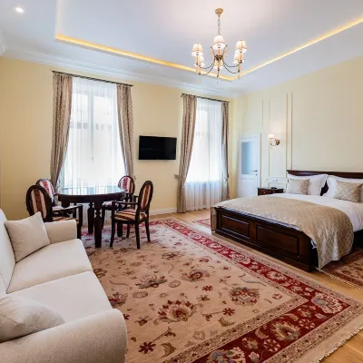 Casa Petra Hotels near Lutheran Evangelical Cathedral & Tower