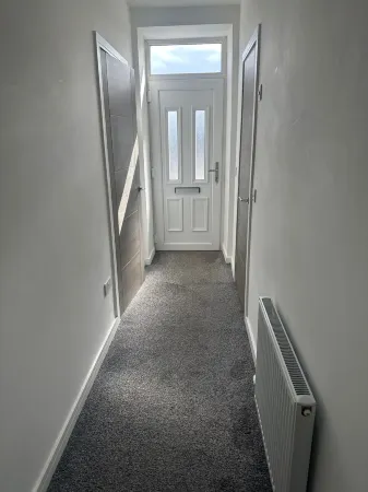 Central 3-Bed Seaside Apartment - Sleeps 5