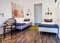 Vinbergs Stugby Hotels in Falkenberg