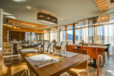 Amenity Hotel & Resort Špindlerův Mlýn Отели в г. Vitkovice v Krkonosich