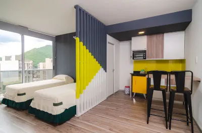 Donna Alda Dfc Hotel a 