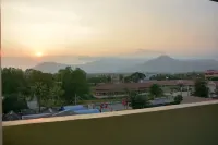 Neakru Guesthouse and Restaurant - pemandangan pegunungan