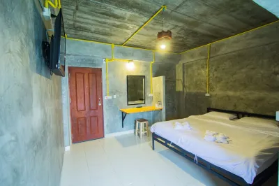 The Sky Loft Hotel Отели рядом с достопримечательностью «Bangkok University Rangsit Campus»