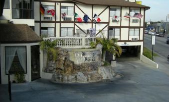 Jolly Roger Hotel