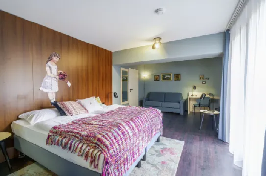 Tante Alma's Bonner Hotel